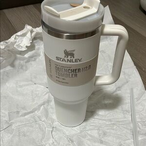 Stanley White Quencher 40 oz Tumbler with Handle